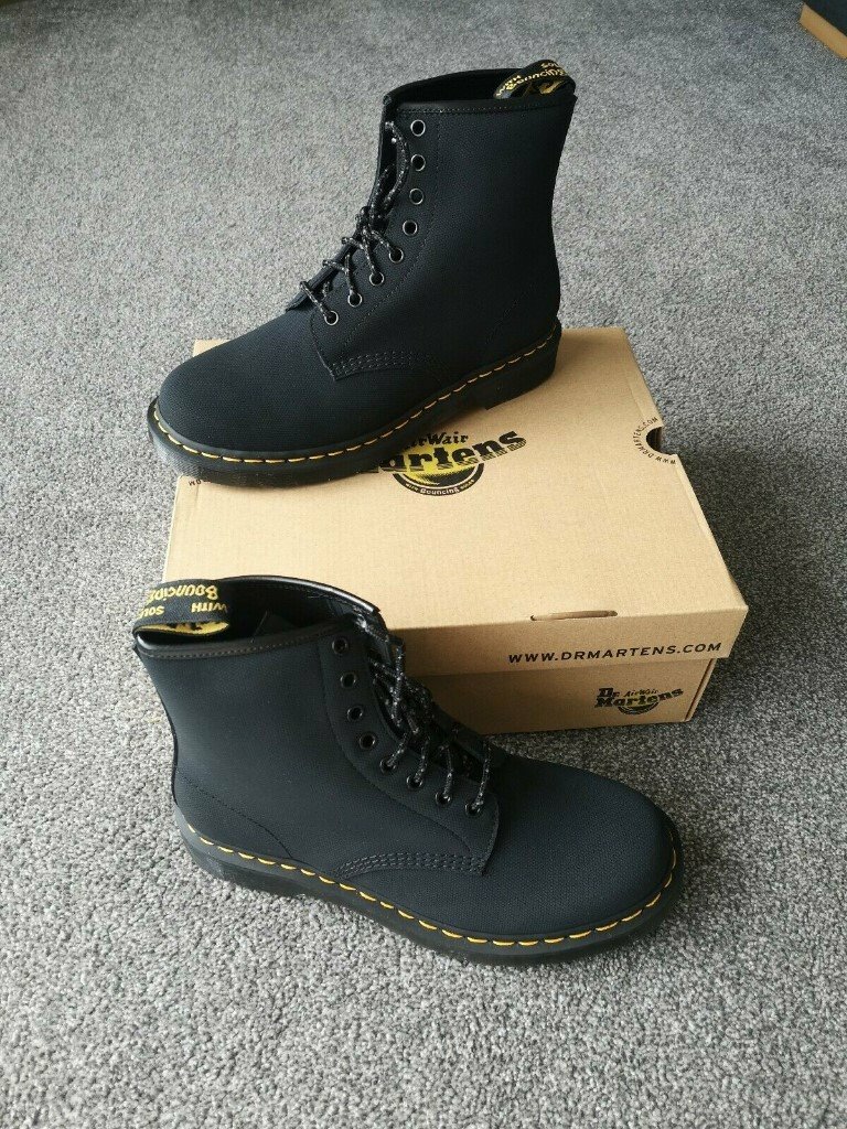 dr martens black broder
